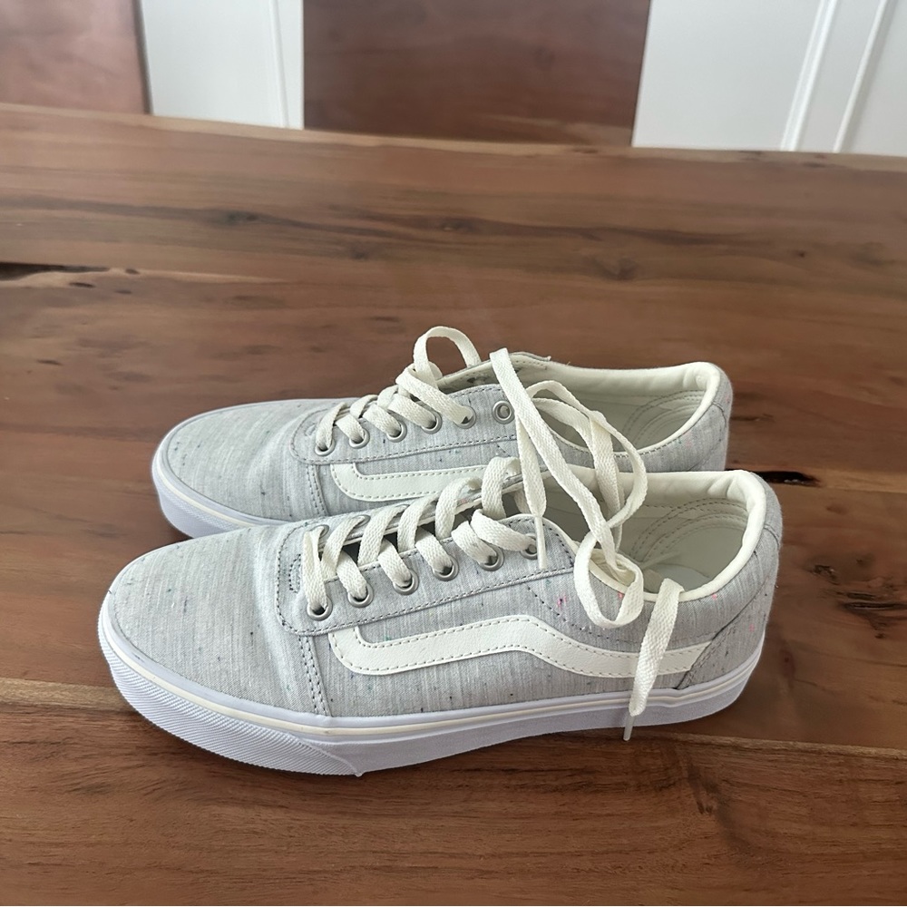 Brand new pair of vans sz 8.5